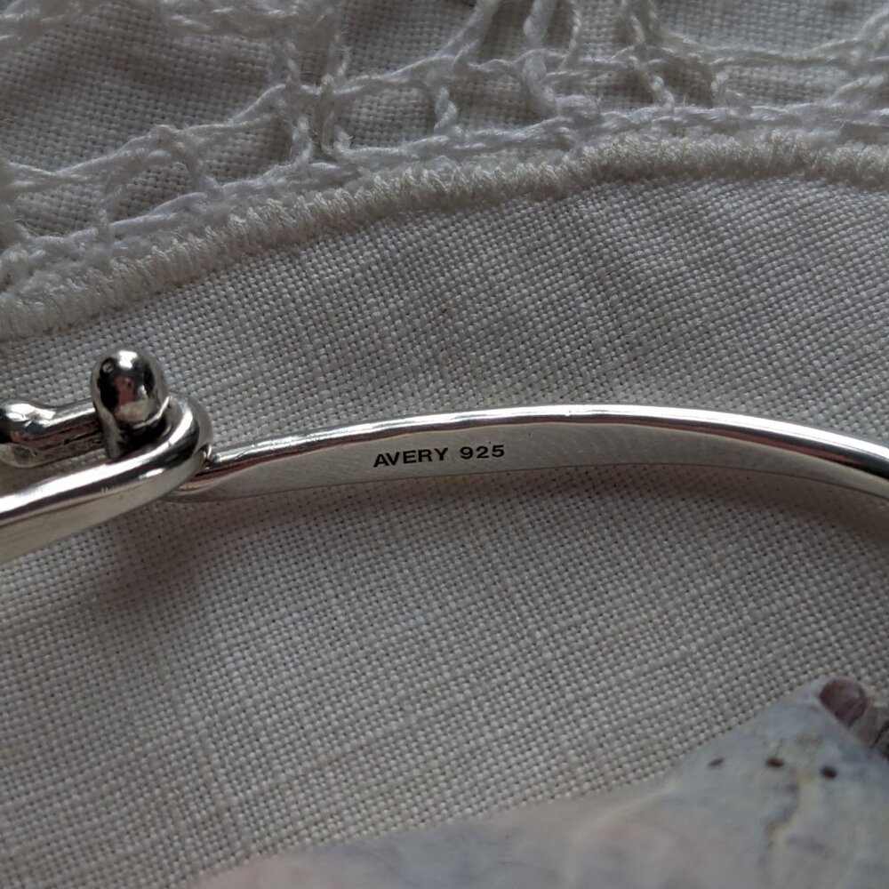 JAMES AVERY STERLING SILVER 925 HAMMERED HOOK ON BRACELET - Large - Picture 4 of 5